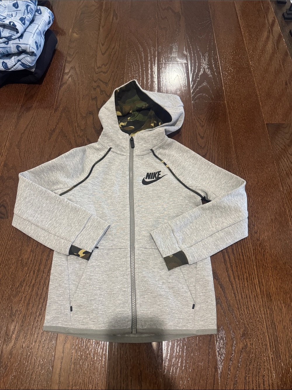 Nike tech Light Gray Full-Zip Hoodie with Camo Hood